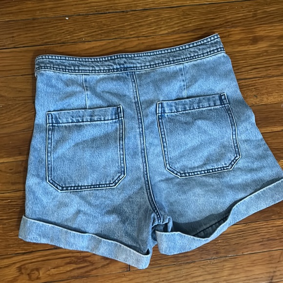Every (Dillard’s Brand) High Waisted Button Fly Jean Shorts 8 - Picture 4 of 4